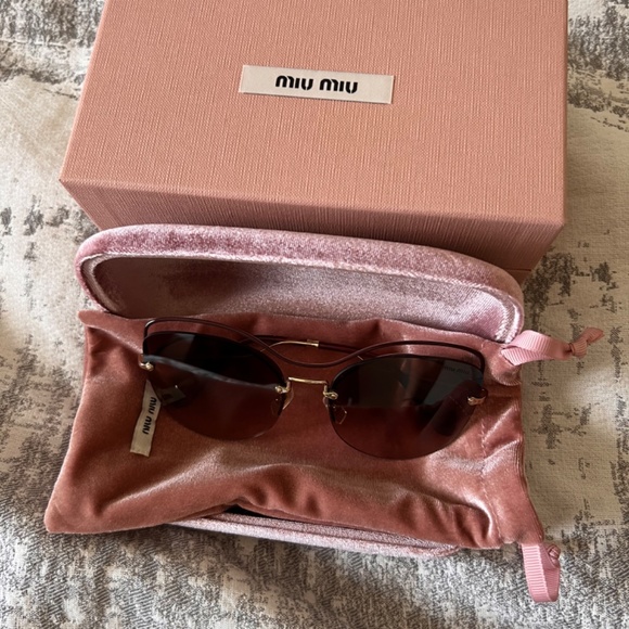 Sunglasses - Picture 3 of 6